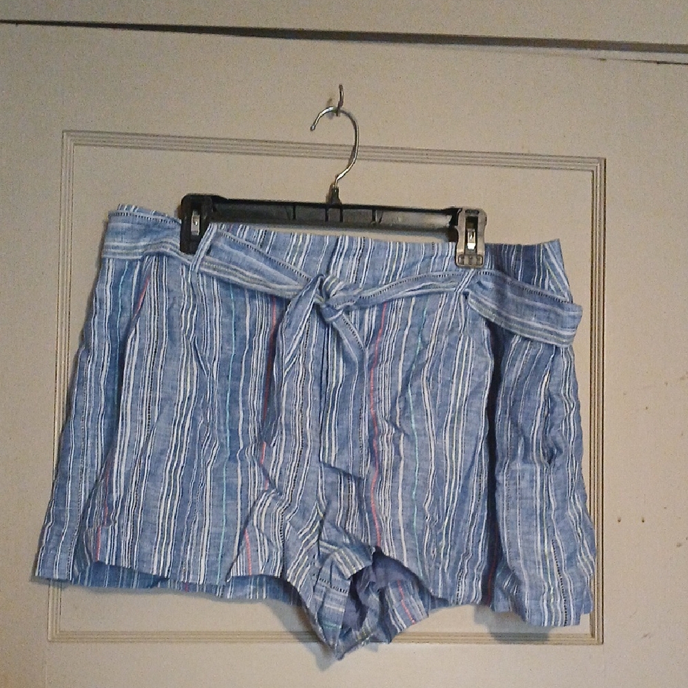 Bebe Striped Blue Women's Shorts. Fully Lined Linen Shorts Size 16. NWT